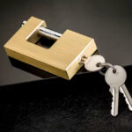 Candado Anticizalla Latonado De 90mm 3 Llaves - Imagen 4