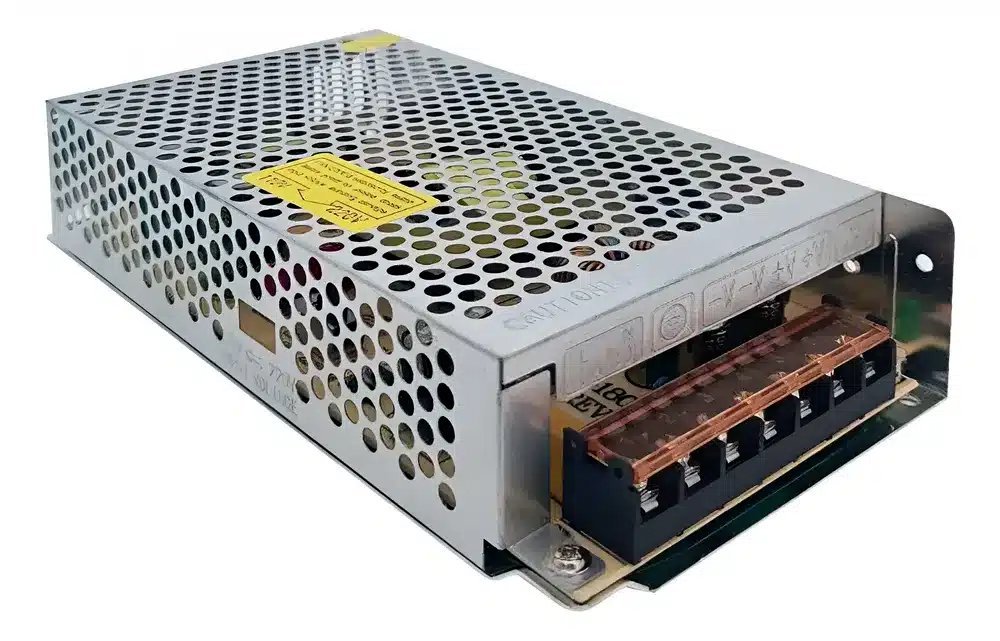 FUEZ001-01.jpg Fuente de Poder Transformador 12V-10A-120W Aluminio 198*98*42MM - Imagen 1